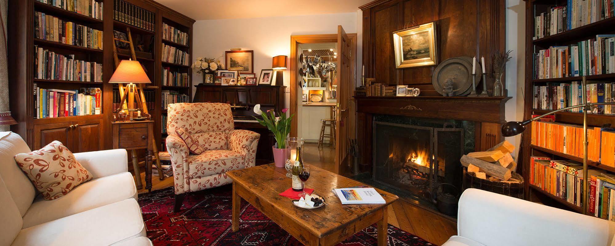 Minette Bay Lodge Kitimat エクステリア 写真